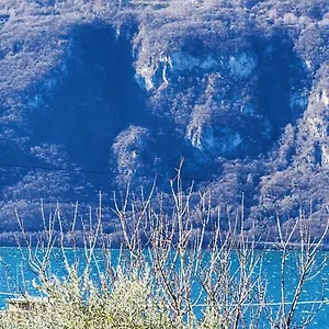 Apartment L'ulivo View Private Road 5 Kilometers From Varenna, Lierna
